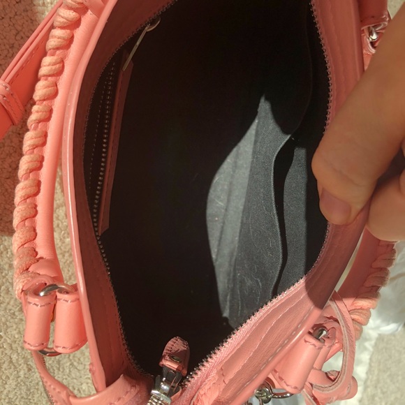 Sold - Picture 4 of 8